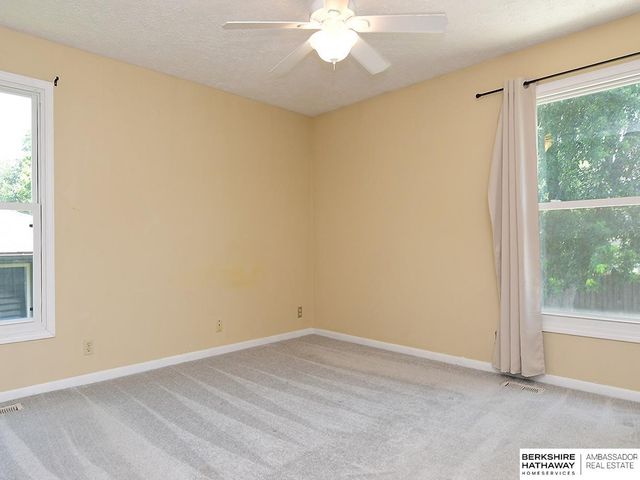 7821 Lake Street, Lincoln, NE 68506