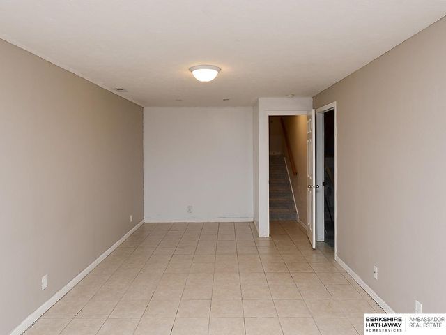 7821 Lake Street, Lincoln, NE 68506
