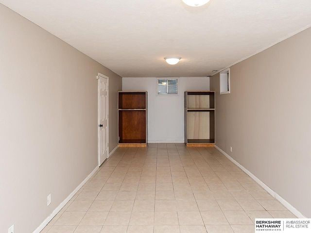 7821 Lake Street, Lincoln, NE 68506