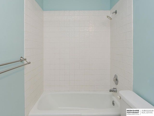 7821 Lake Street, Lincoln, NE 68506