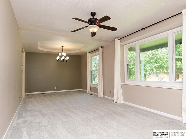 7821 Lake Street, Lincoln, NE 68506
