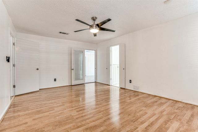 1021 Auburn Drive, Arlington, TX 76012