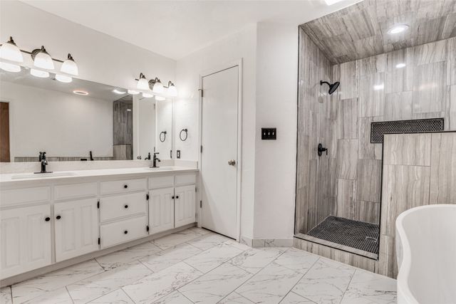 1021 Auburn Drive, Arlington, TX 76012