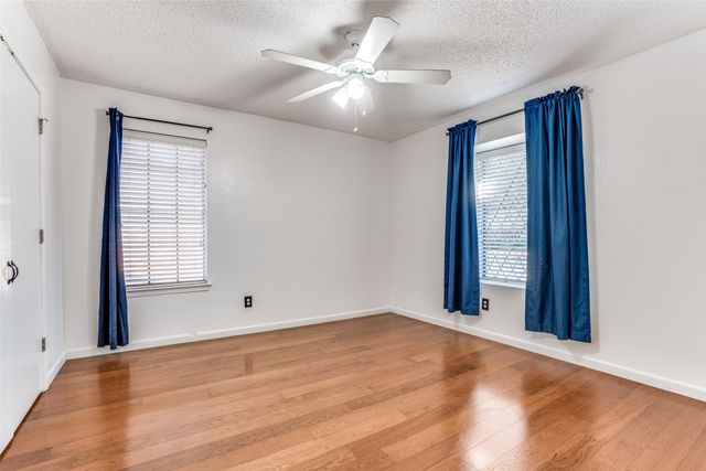 1021 Auburn Drive, Arlington, TX 76012