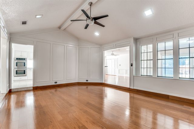 1021 Auburn Drive, Arlington, TX 76012