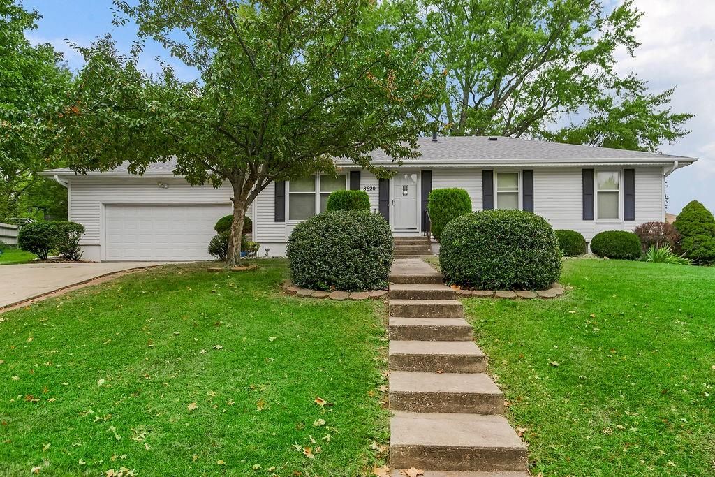 8620 Thorp Street, De Soto, KS 66018