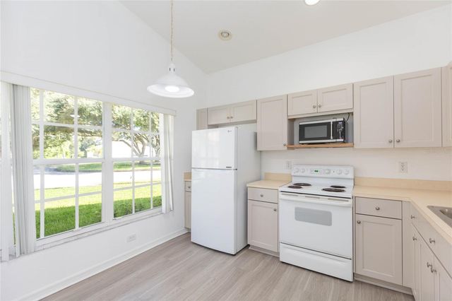 35224 WHISPERING PINES DRIVE, Zephyrhills, FL 33541