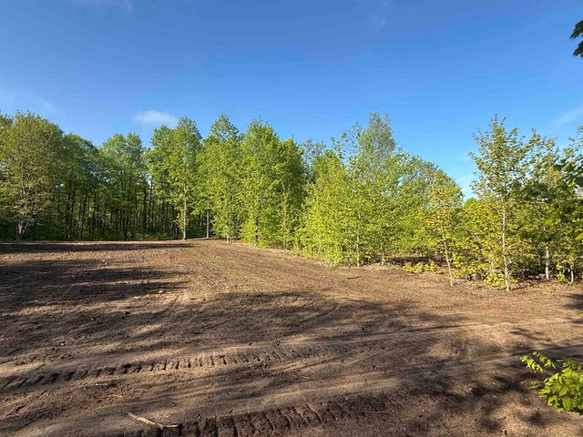 1128 E Solaris Way, Maple City, MI 49664