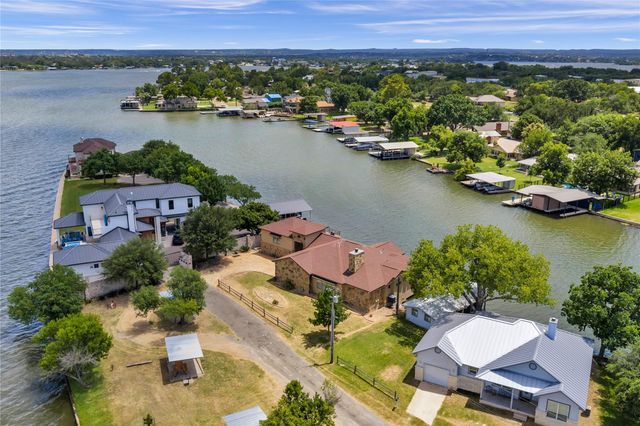 336 Park Lane LN, Sunrise Beach, TX 78643