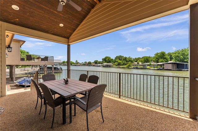 336 Park Lane LN, Sunrise Beach, TX 78643