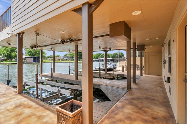 336 Park Lane LN, Sunrise Beach, TX 78643