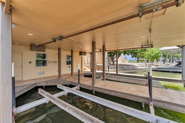 336 Park Lane LN, Sunrise Beach, TX 78643