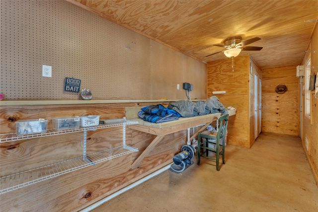 336 Park Lane LN, Sunrise Beach, TX 78643