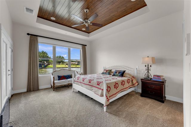 336 Park Lane LN, Sunrise Beach, TX 78643