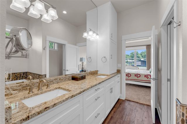 336 Park Lane LN, Sunrise Beach, TX 78643