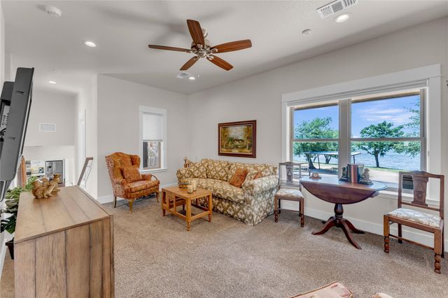 336 Park Lane LN, Sunrise Beach, TX 78643