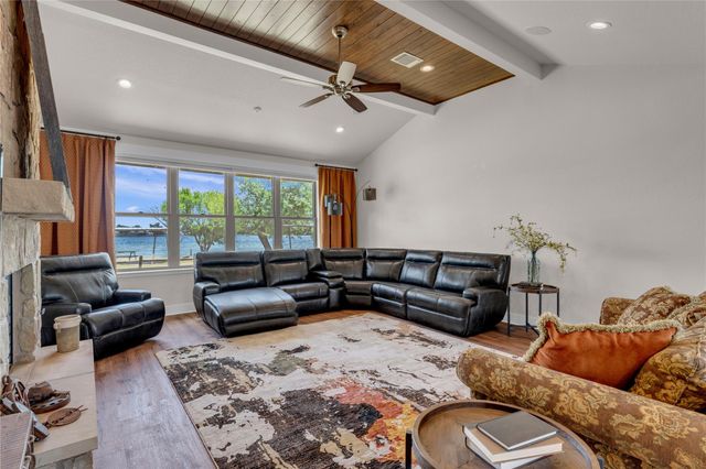 336 Park Lane LN, Sunrise Beach, TX 78643