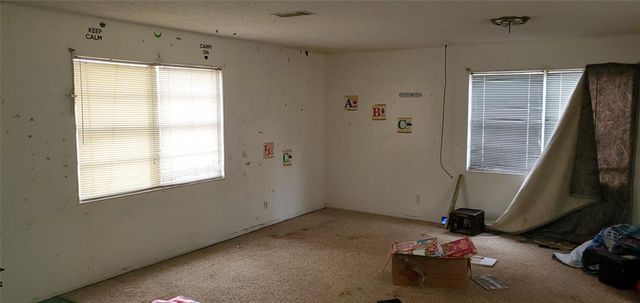 19 12th Avenue N, Texas City, TX 77590