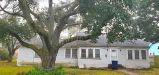 19 12th Avenue N, Texas City, TX 77590