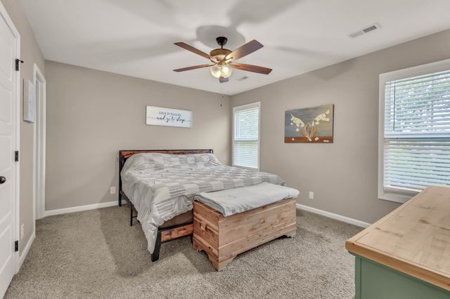 1176 Cottonwood Dr, Clarksville, TN 37040