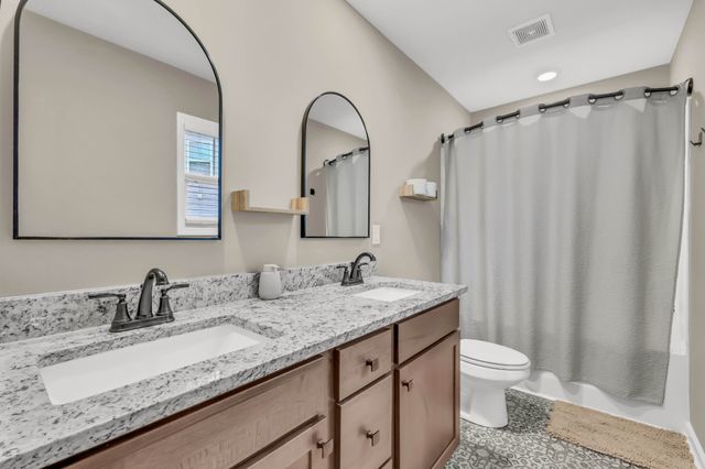 1176 Cottonwood Dr, Clarksville, TN 37040