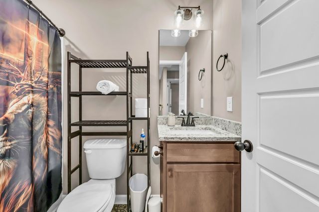 1176 Cottonwood Dr, Clarksville, TN 37040
