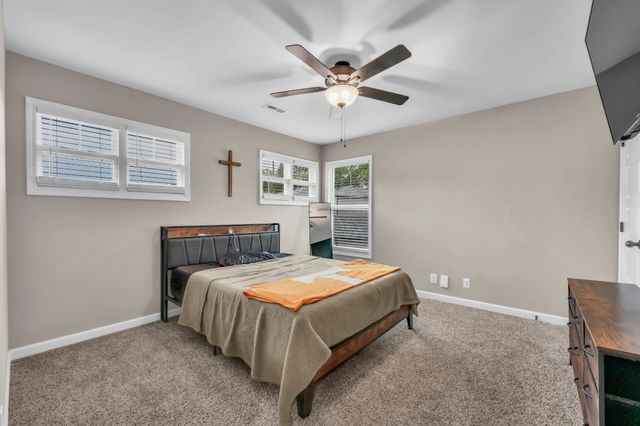 1176 Cottonwood Dr, Clarksville, TN 37040