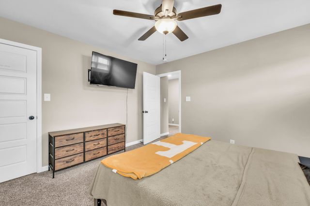 1176 Cottonwood Dr, Clarksville, TN 37040