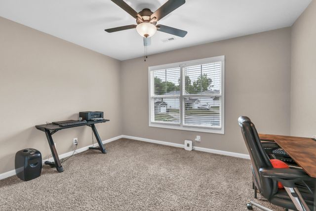 1176 Cottonwood Dr, Clarksville, TN 37040