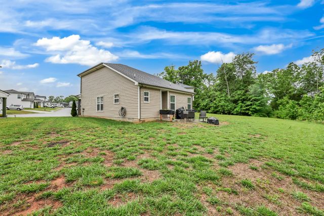 1176 Cottonwood Dr, Clarksville, TN 37040