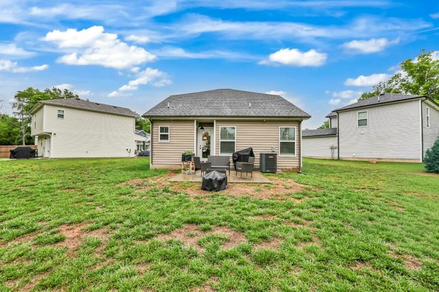 1176 Cottonwood Dr, Clarksville, TN 37040