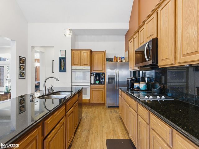 53792 Dominique Court, Shelby Twp, MI 48315