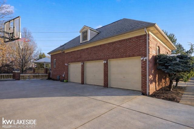 53792 Dominique Court, Shelby Twp, MI 48315