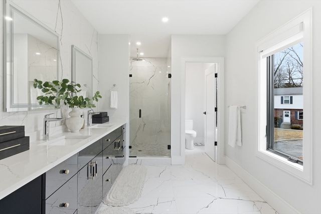 16-18 Josselyn Pl 16, Newton, MA 02461