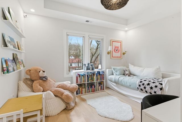 16-18 Josselyn Pl 16, Newton, MA 02461