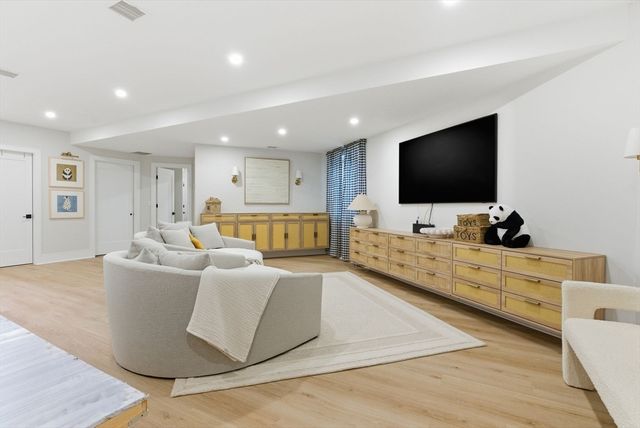 16-18 Josselyn Pl 16, Newton, MA 02461