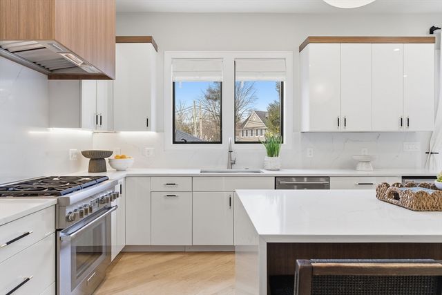 16-18 Josselyn Pl 16, Newton, MA 02461