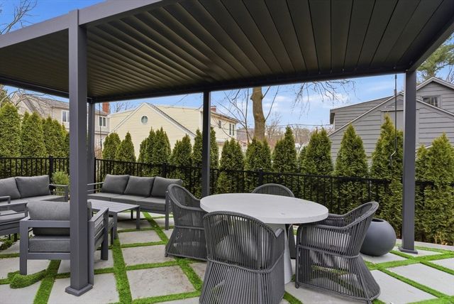 16-18 Josselyn Pl 16, Newton, MA 02461