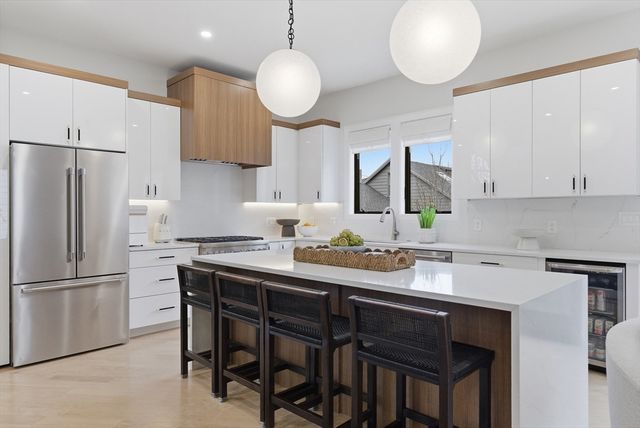 16-18 Josselyn Pl 16, Newton, MA 02461