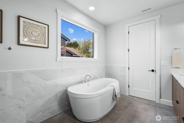 19557 15th Avenue NW, Shoreline, WA 98177