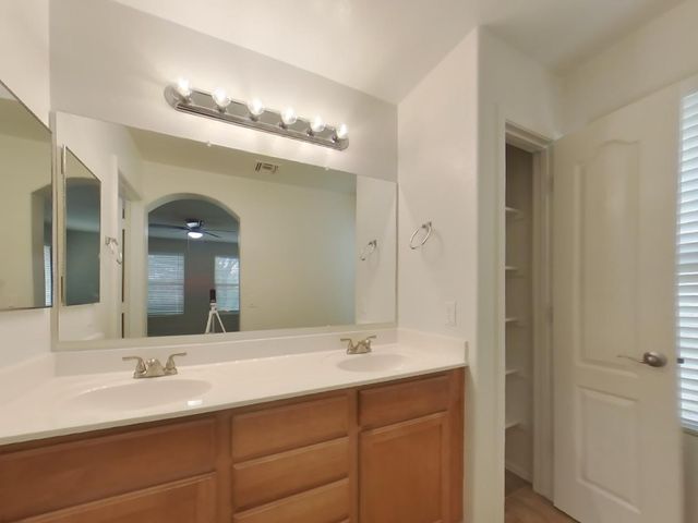 4376 E Selena Drive, Phoenix, AZ 85050