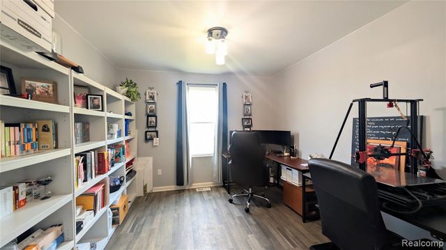 2252 Lake Ridge Drive, Grand Blanc, MI 48439