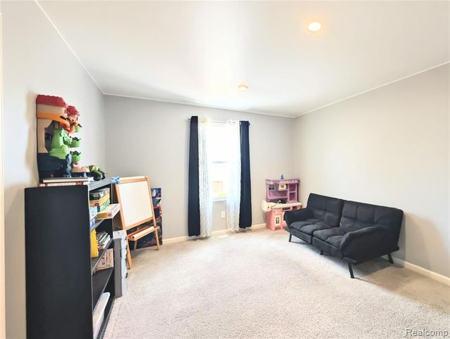 2252 Lake Ridge Drive, Grand Blanc, MI 48439