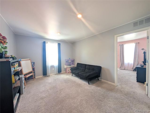 2252 Lake Ridge Drive, Grand Blanc, MI 48439