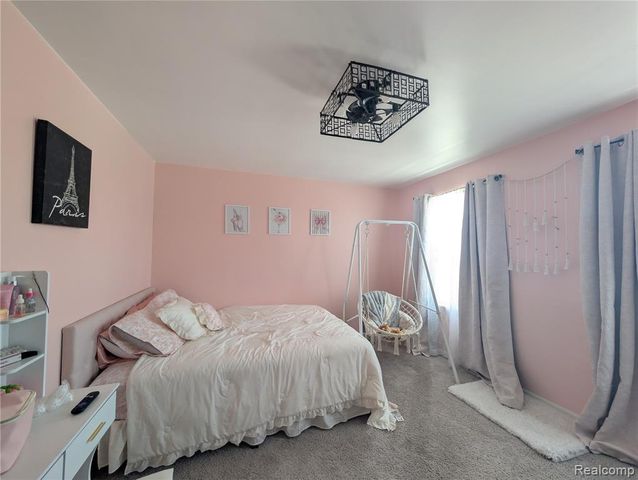 2252 Lake Ridge Drive, Grand Blanc, MI 48439