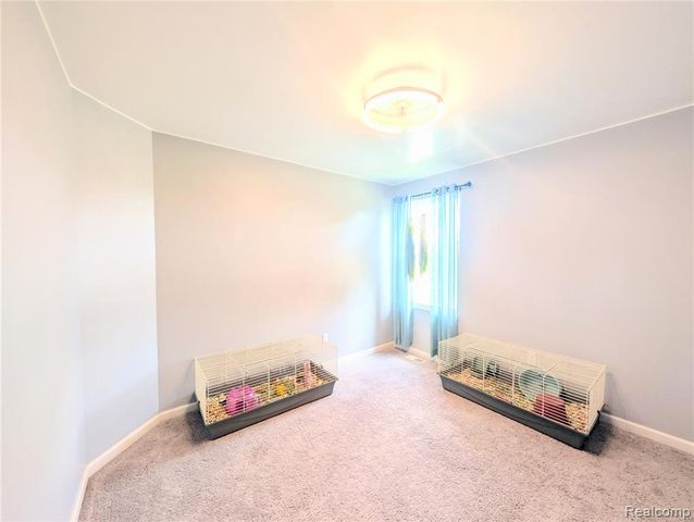 2252 Lake Ridge Drive, Grand Blanc, MI 48439