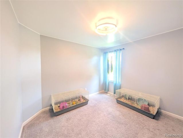 2252 Lake Ridge Drive, Grand Blanc, MI 48439