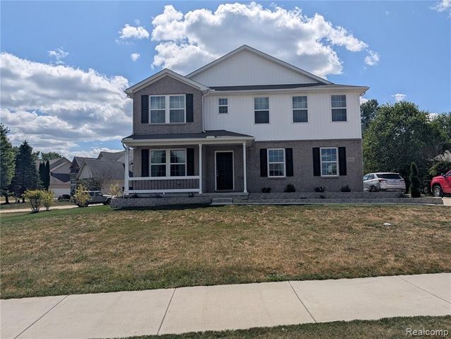 2252 Lake Ridge Drive, Grand Blanc, MI 48439