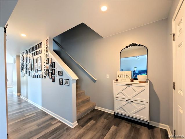 2252 Lake Ridge Drive, Grand Blanc, MI 48439