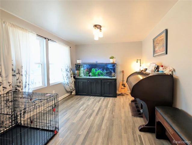 2252 Lake Ridge Drive, Grand Blanc, MI 48439